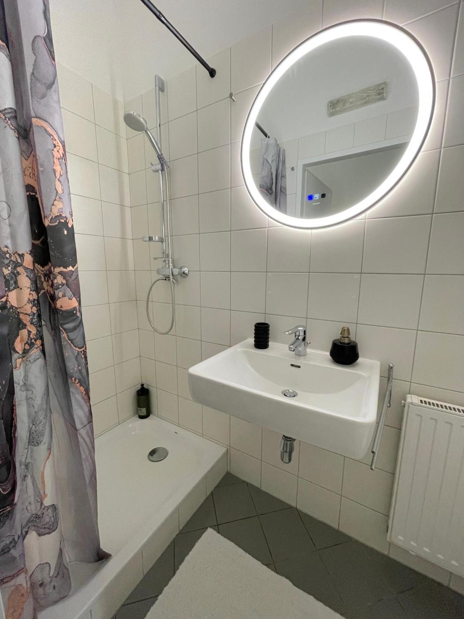 Authentic Apartment Near The City Centre Viena Exterior foto